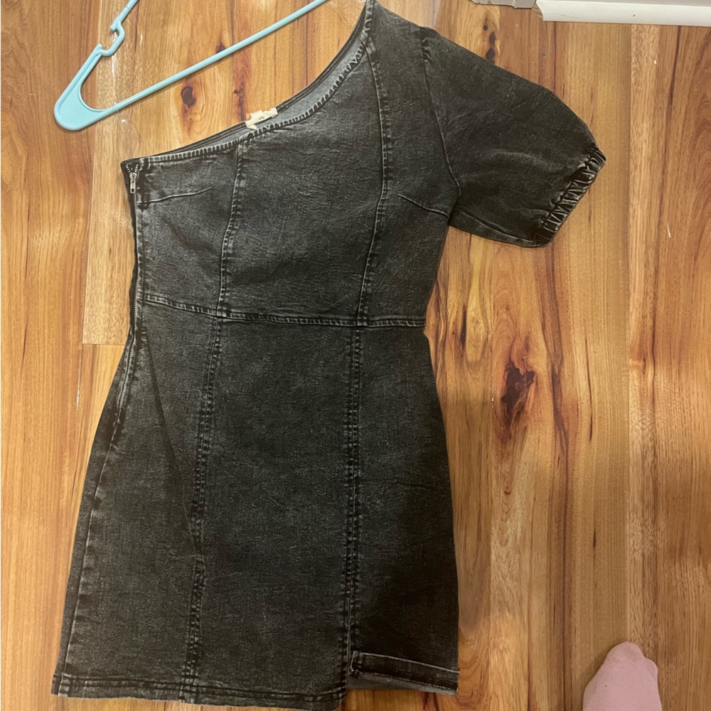 Women’s Black Blue Jean Entro Brand One Shoulder